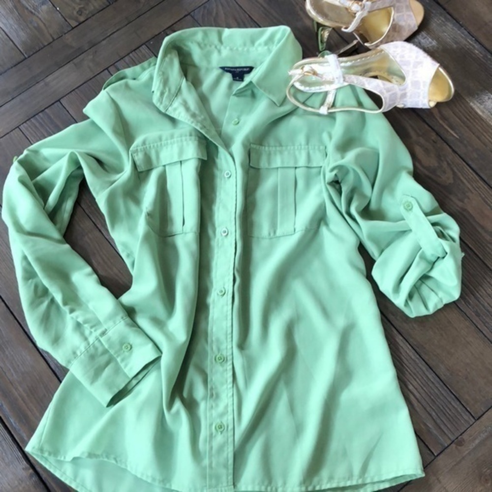 banana republic spring green button down blouse